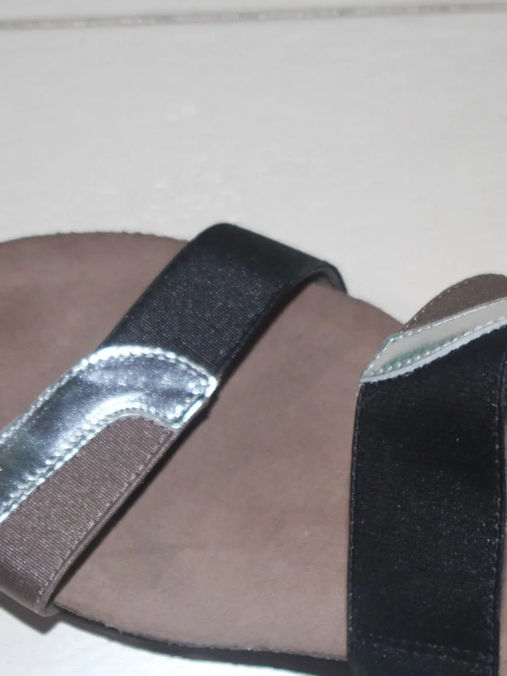 11a   LN LADIES NAOT SLIDE/SANDALS - BLACK AND SILVER SIZE 9